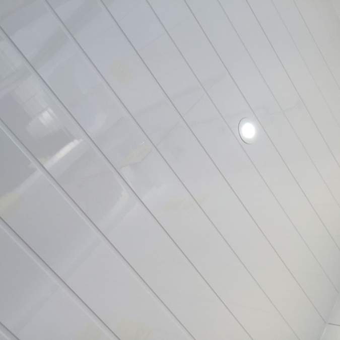 Neptune 250 - White Gloss Planked - PVC Plastic Wall & Ceiling Cladding - 4m - 4 Pack