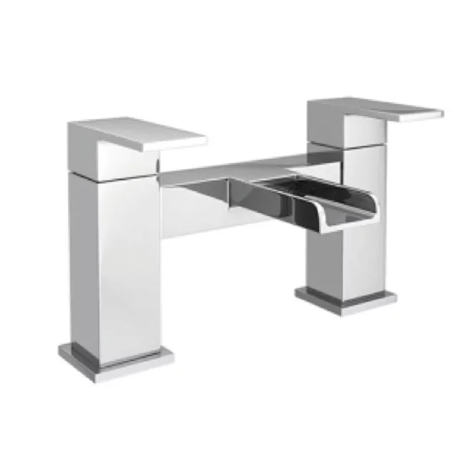 Gio Amoura Bath Filler