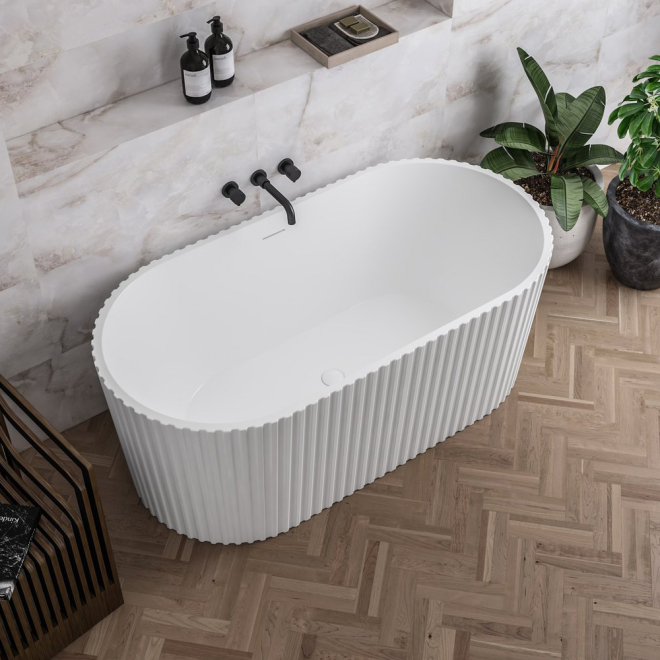 Beaufort Isleworth 1650 White Double Ended Freestanding Bath