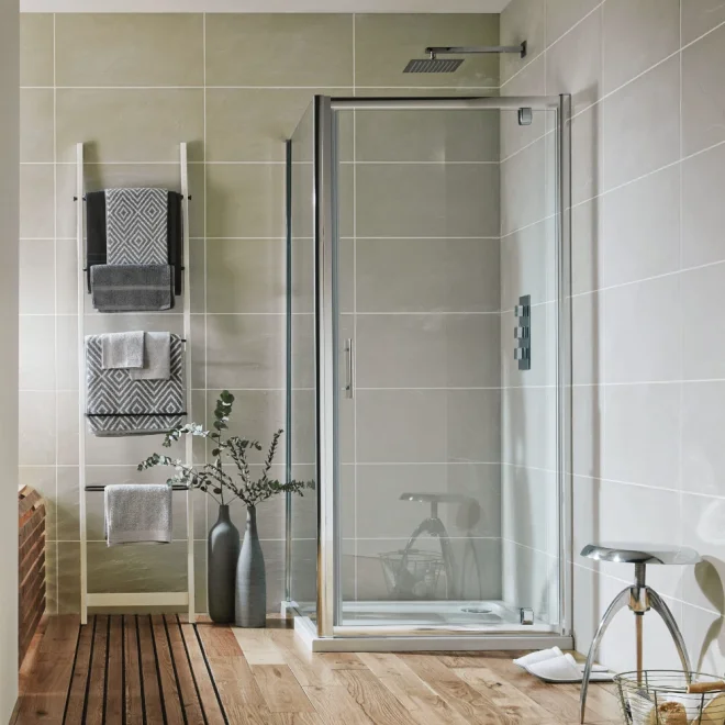 Lancia S6 900mm Chrome Pivot Shower Door 