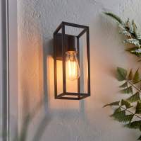 Barbary_Wall_Light_Lifestyle5.jpg