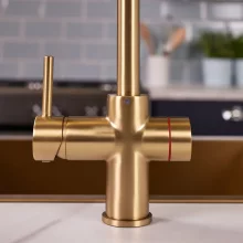 Bio_3-in-1_Brushed-Brass_Lifestyles-(34).webp