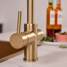 Bio_3-in-1_Brushed-Brass_Lifestyles-(36).webp