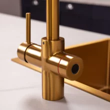 Bio_3-in-1_Brushed-Gold_Lifestyle-(13).webp