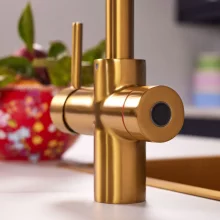 Bio_3-in-1_Brushed-Gold_Lifestyle-(14).webp