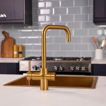 Bio_3-in-1_Brushed-Gold_Lifestyle-(17).webp