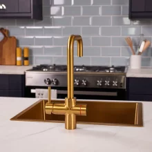 Bio_3-in-1_Brushed-Gold_Lifestyle-(22).webp