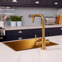 Bio_3-in-1_Brushed-Gold_Lifestyle-(23).webp