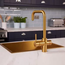 Bio_3-in-1_Brushed-Gold_Lifestyle-(24).webp