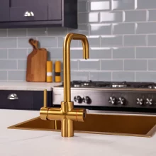Bio_3-in-1_Brushed-Gold_Lifestyle-(28).webp