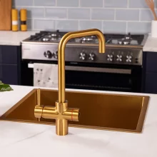 Bio_3-in-1_Brushed-Gold_Lifestyle-(29).webp