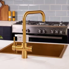Bio_3-in-1_Brushed-Gold_Lifestyle-(3).webp