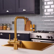 Bio_3-in-1_Brushed-Gold_Lifestyle-(30).webp