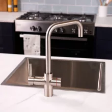 Bio_3-in-1_Brushed-Steel_Lifestyles-(37).webp