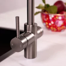 Bio_3-in-1_Gun-Metal_Lifestyle-(15).webp