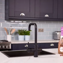 Bio_3-in-1_Matt-Black_Lifestyle-(12).webp