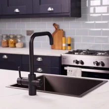 Bio_3-in-1_Matt-Black_Lifestyle-(25).webp
