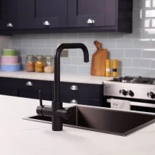 Bio_3-in-1_Matt-Black_Lifestyle-(26).webp