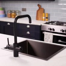 Bio_3-in-1_Matt-Black_Lifestyle-(9).webp