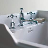 Burlington Rimless Slimline Close Coupled WC & White Ceramic Cistern with Push Button P20 C4