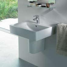 E794301-Lifestyle-Image-Semi.jpg