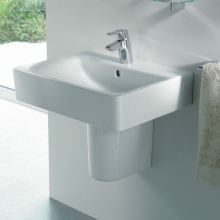 E799201-Lifestyle-Semi.jpg