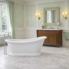 Elegant_vintage_bathroom_with_freestanding_tub.webp