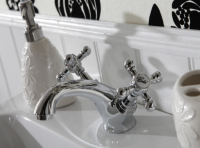 Holburn_Edwardian_Basin_Mono_Taps_with_Click_Clack_Waste_FO2018.PNG