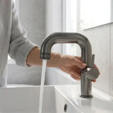 Lancia-Score-Gunmetal-Side-Lever-Basin-Mono-Tap-lifestyle2.webp