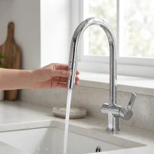 Mayhill-Chrome-pull-out-Kitchen-Tap-life4.webp