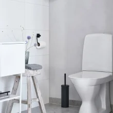 Smedbo-House-Black-Roll-Holder-Lifestyle.webp