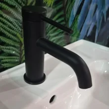 anatra-eco-mono-basin-mixer-matt-black-lifestyle.webp