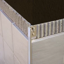 genesis-12mm-soft-grey-aluminium-quadrant-edge-tile-trim-lifestyle.webp