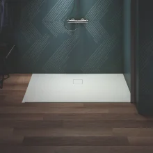 ideal-standard-ultra-flat-evo-1400-x-800mm-silk-white-rectangle-shower-tray-lifestyle-2.webp