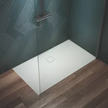 ideal-standard-ultra-flat-evo-1400-x-800mm-silk-white-rectangle-shower-tray-lifestyle.webp