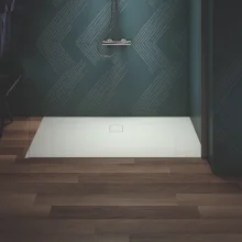 ideal-standard-ultra-flat-evo-1600-x-800mm-silk-white-rectangle-shower-tray-lifestyle-2.webp