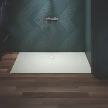 ideal-standard-ultra-flat-evo-1600-x-900mm-silk-white-rectangle-shower-tray-lifestyle-2.webp