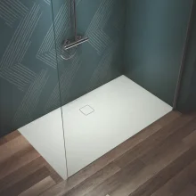 ideal-standard-ultra-flat-evo-1600-x-900mm-silk-white-rectangle-shower-tray-lifestyle.webp