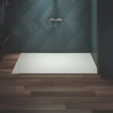 ideal-standard-ultra-flat-evo-1700-x-900mm-silk-white-rectangle-shower-tray-lifestyle.webp