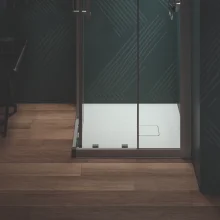 ideal-standard-ultra-flat-evo-700mm-silk-white-square-shower-tray-lifestyle-3.webp