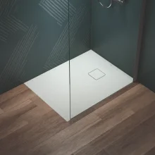 ideal-standard-ultra-flat-evo-900-x-700mm-silk-white-rectangle-shower-tray-lifestyle.webp
