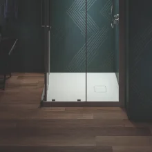 ideal-standard-ultra-flat-evo-900-x-800mm-silk-white-rectangle-shower-tray-lifestyle-2.webp