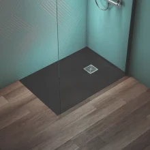 ideal-standard-ultra-flat-s-1000-x-700mm-jet-black-rectangle-shower-tray-lifestyle-2.webp