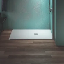 ideal-standard-ultra-flat-s-1400-x-700mm-pure-white-rectangle-shower-tray-lifestyle-3.webp