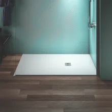 ideal-standard-ultra-flat-s-1600-x-900mm-pure-white-rectangle-shower-tray-lifestyle-3.webp