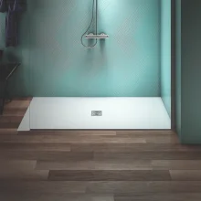 ideal-standard-ultra-flat-s-1700-x-800mm-pure-white-rectangle-shower-tray-lifestyle-3.webp
