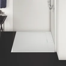 ideal-standard-ultra-flat-s-ilife-1000-x-1000mm-pure-white-square-shower-tray-lifestyle-2.webp