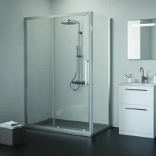 ideal-standard-ultra-flat-s-ilife-1400-x-800mm-concrete-grey-rectangle-shower-tray-end-waste-lifestyle-2.webp