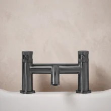 lancia-score-gunmetal-bath-filler-tap-lifestyle.webp