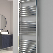 reina-diva-curved-chrome-radiator-close.jpg